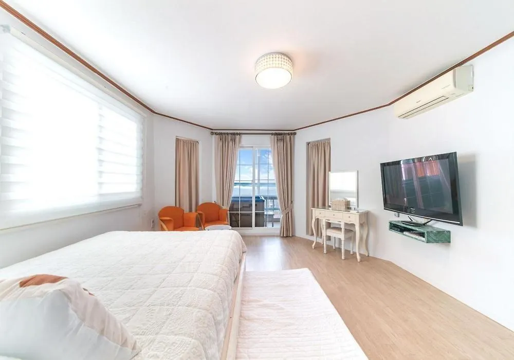 Ganghwa Petit Pension 인천