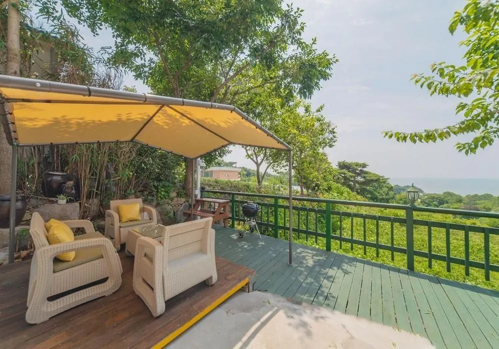Wisma tamu Ganghwa Petit Pension Incheon