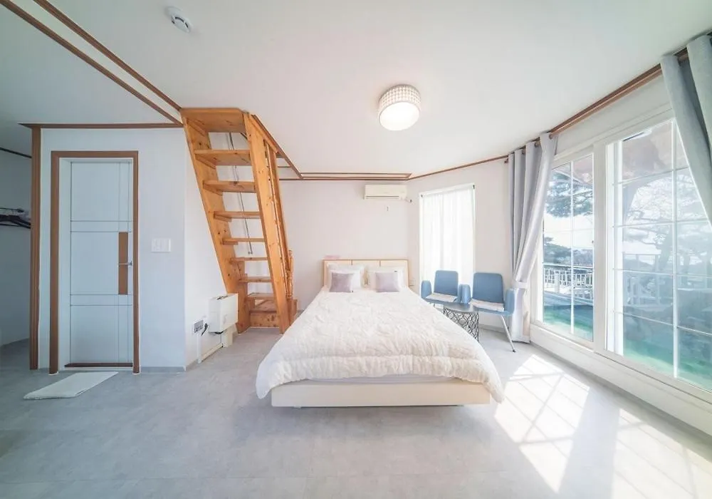 Wisma tamu Ganghwa Petit Pension Incheon